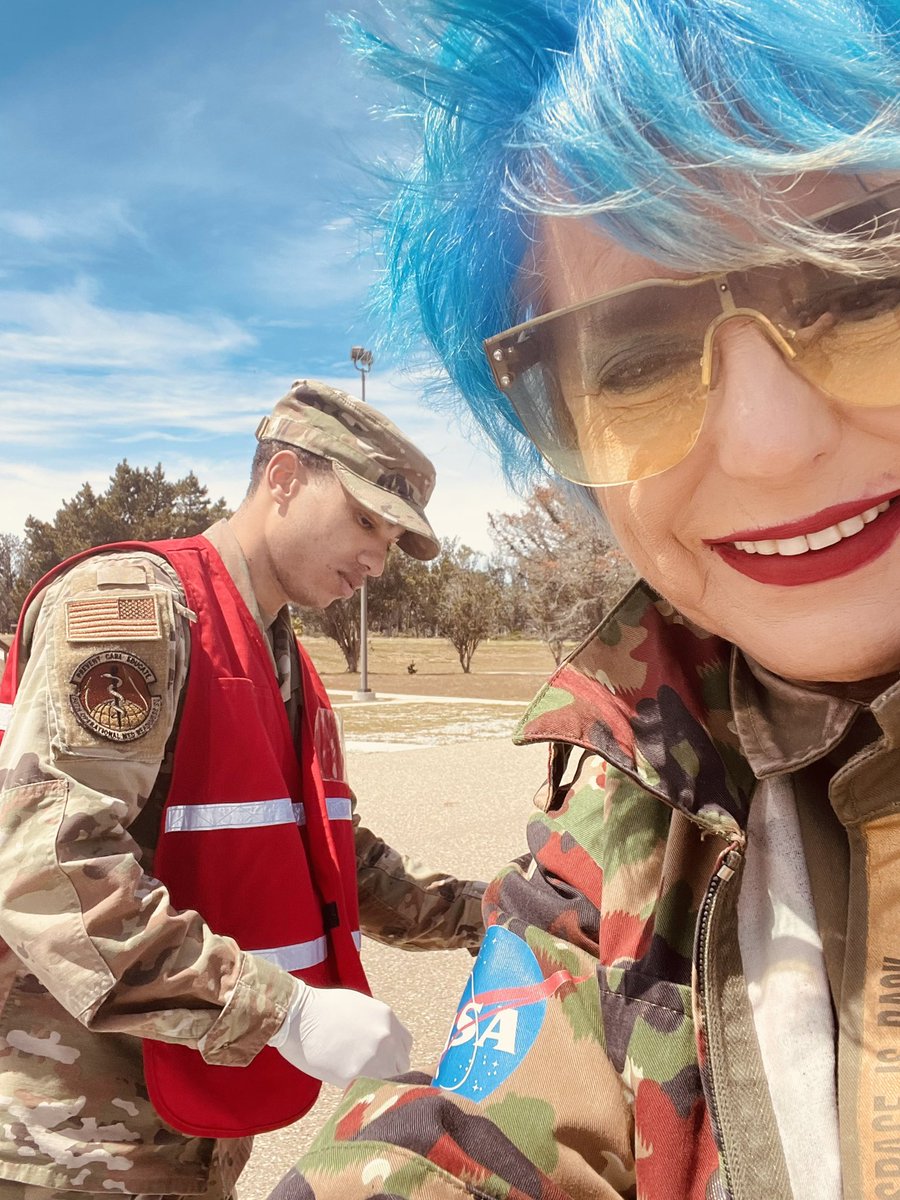LadyRocketSpace's tweet photo. @CopernicSpace and @LadyRocketSpace as guests of #KamalaHarris at #Vandenberg Space Force Base in company of @mtv #Moonperson @vmas because we are inviting him to join our #NFT #TotheMoon @CopernicSpace mission to bring Music to the #Moon https://t.co/ucmGO6KWCU