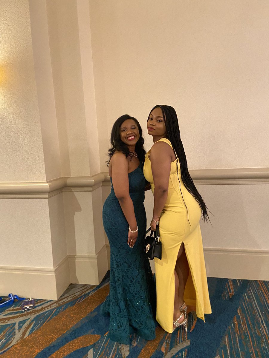 CamrieHendking's tweet photo. I’m still reminiscing on how amazing #AMEC2022 was. The necessity and value of this space for future Black physicians is indescribable. Thank you @SNMA for making my first AMEC one of the highlights of my med school experience! https://t.co/WzifrPLAGz