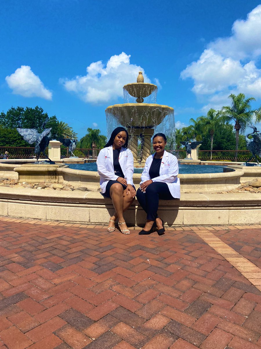 CamrieHendking's tweet photo. I’m still reminiscing on how amazing #AMEC2022 was. The necessity and value of this space for future Black physicians is indescribable. Thank you @SNMA for making my first AMEC one of the highlights of my med school experience! https://t.co/WzifrPLAGz