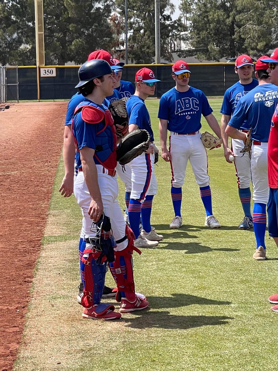 Day 1 - Grosse journée d’entraînement sous le chaud soleil de Scottsdale en Arizona. 

First day on the field for players and coaches. #arizona2022
