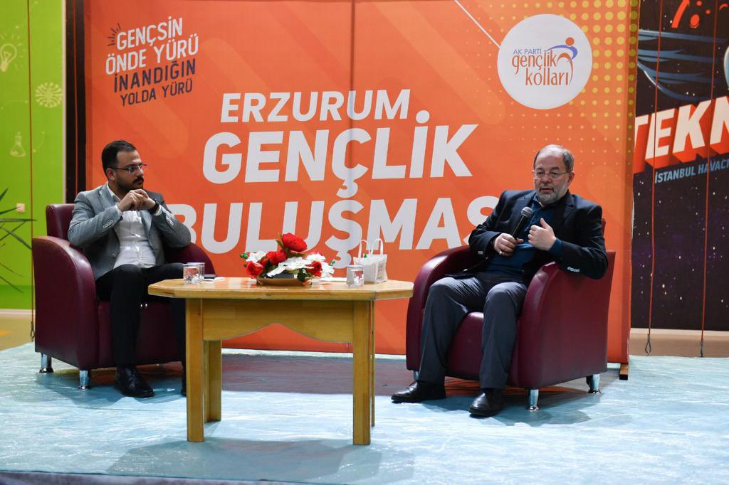Erzurum’da üniversiteli kardeşlerimizle gençlik buluşması gerçekleştirdik. Vesile olan @akgenclik025 teşkilatımıza ve samimi sohbetleri için katılımcılara teşekkür ediyorum.