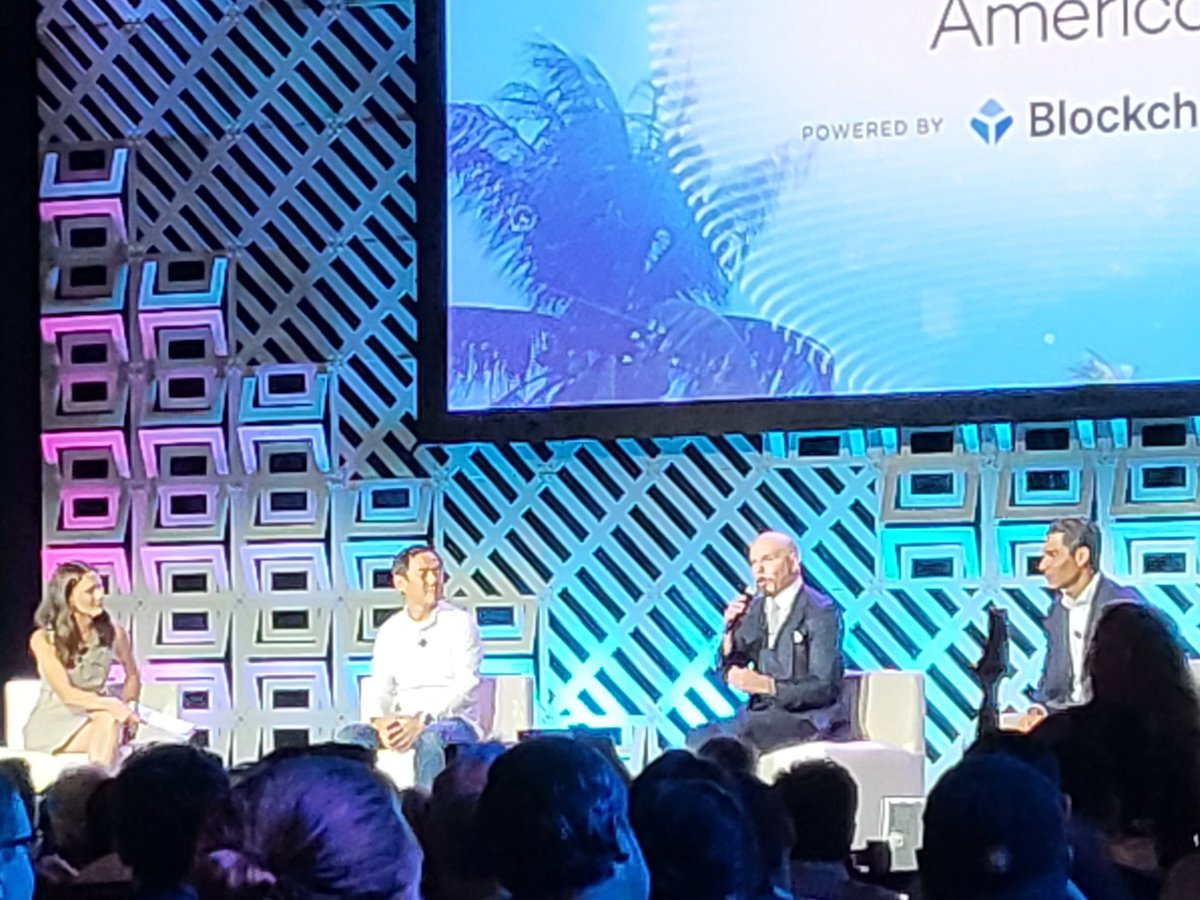 FrantzMelissa's tweet photo. Miami has arrived! The tech scene in full bloom.
#Pitbull #mr305 #mister305 #mayorsuarez #melissamedian #cryptoandcocktails #eMergeAmericas #blockster #eventvillage #eventvillageworld https://t.co/OdY9fQvP6c