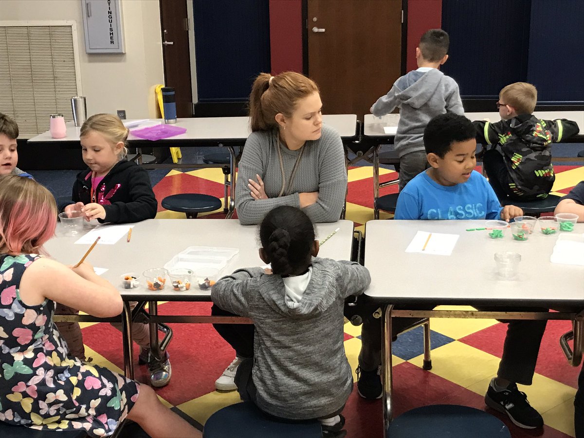 KimGulledge's tweet image. Some of our K classes paired up for a collaborative Counting Collections activity. Love hearing these kinders sharing their thinking with others!  @RivertonElem @kaitlynhbs @lgoodwinres #readysetforwardmcss