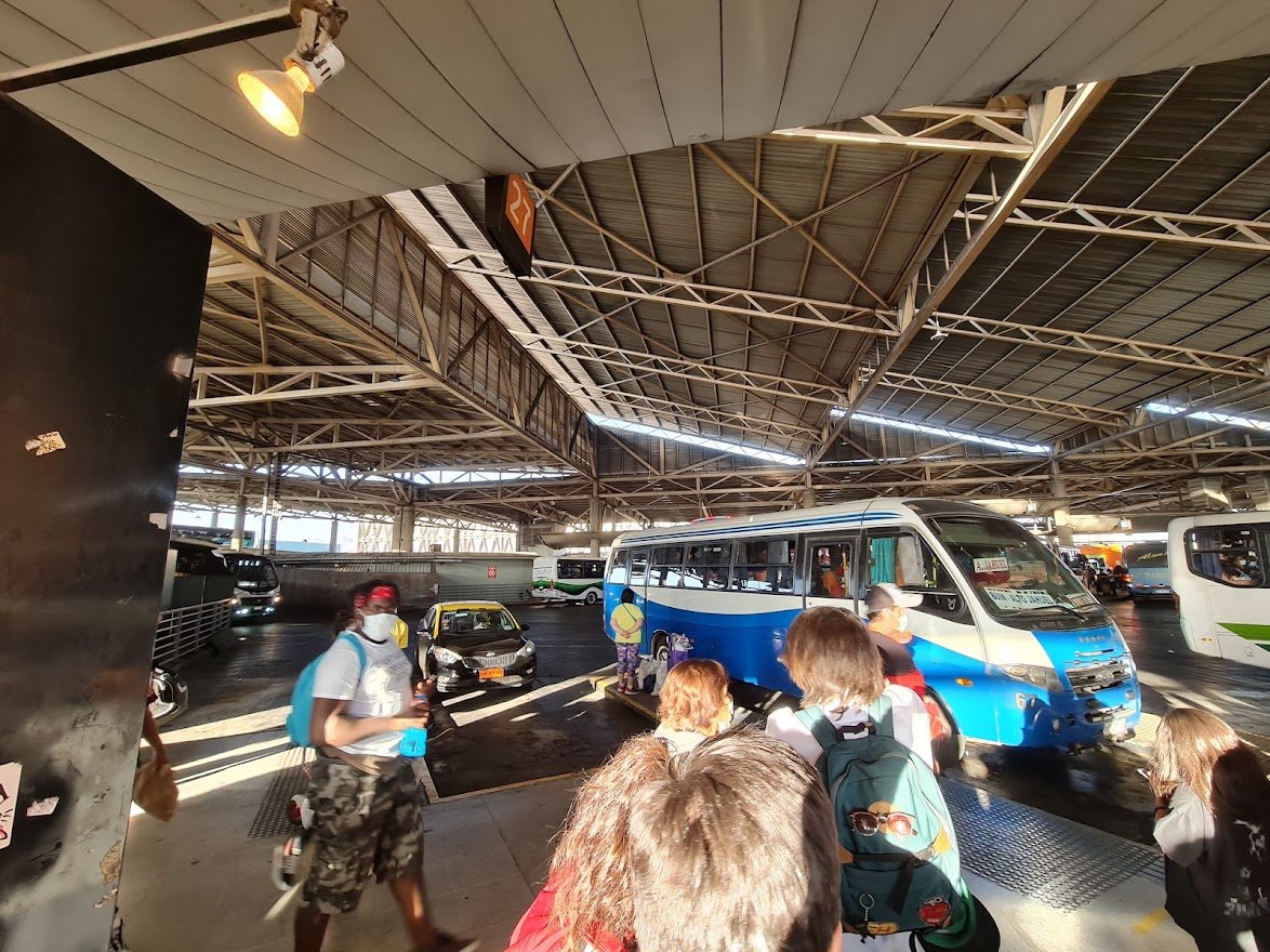 Me gustaría contar una historia de asalto que me paso con mi pareja en Semana Santa (será hilo). El día Jueves 14 de Abril a las 17:30 desde el anden 27 del terminal San Borja sale un bus recorrido "La Paloma" de la empresa Buses Paine (Patente GWBD81) con asientos llenos (...)