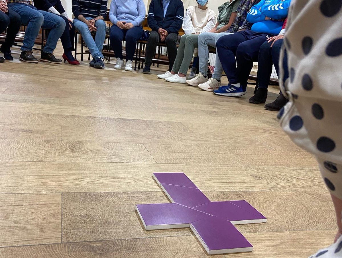 Nuestro #claustro prepara la #Pascua de #Resurrección para vivenciarla con nuestros alumnos 👏👏❤️❤️ Contigo Jesús + vida