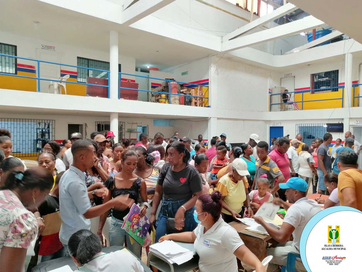 AlcaldiaOlaya's tweet photo. #SegundoReporte
Continua la llegada de personas víctimas del desplazamiento forzado en el Municipio de Olaya Herrera. Hasta el momento han llegado más de 800 familias provenientes de las veredas de Río Satinga y Río Sanquianga.
#SOSOlayaHerrera #Alerta https://t.co/qYsKPg7GlR