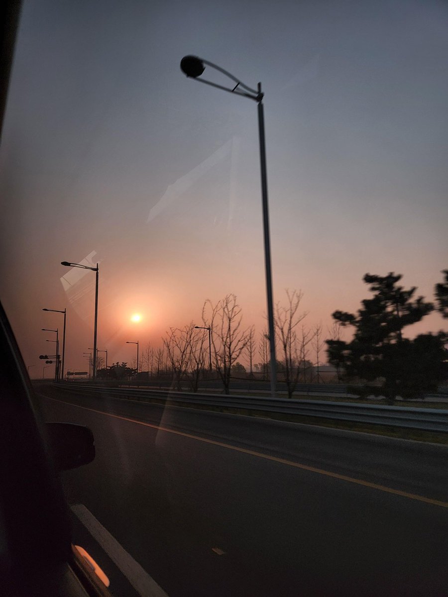 haruharu_w_bts's tweet photo. 🐯
we arrived <back in korea>, everyone worked hard😊 https://t.co/xNrjcBrJhc