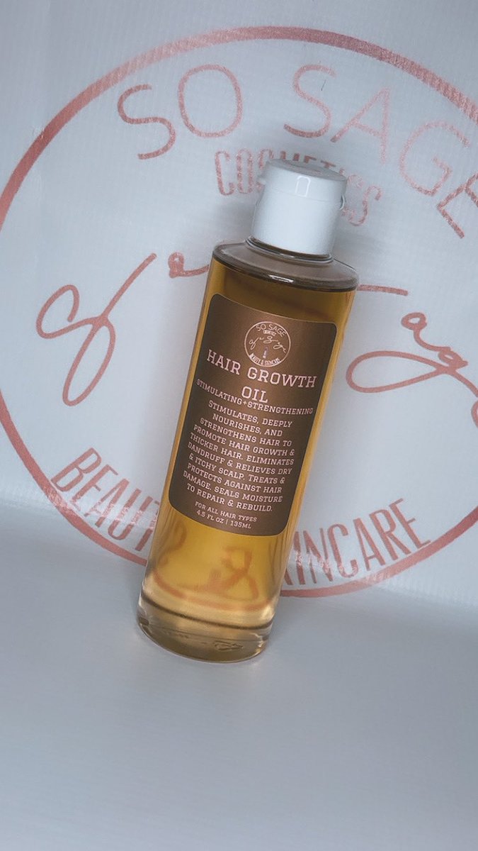 SoSageCosmetics's tweet photo. So Sage’s Hair Growth Oil 🤎
Stimulating + Strengthening 
•
•
•
Use 3-4 times a week to stimulate, deeply nourish, &amp; strengthen hair to promote hair growth and a thicker hair. Treats &amp; protects against hair damage. Seals moisture to repair &amp; rebuild✨

https://t.co/LaYNCVrym0 https://t.co/jposaEy0Eu
