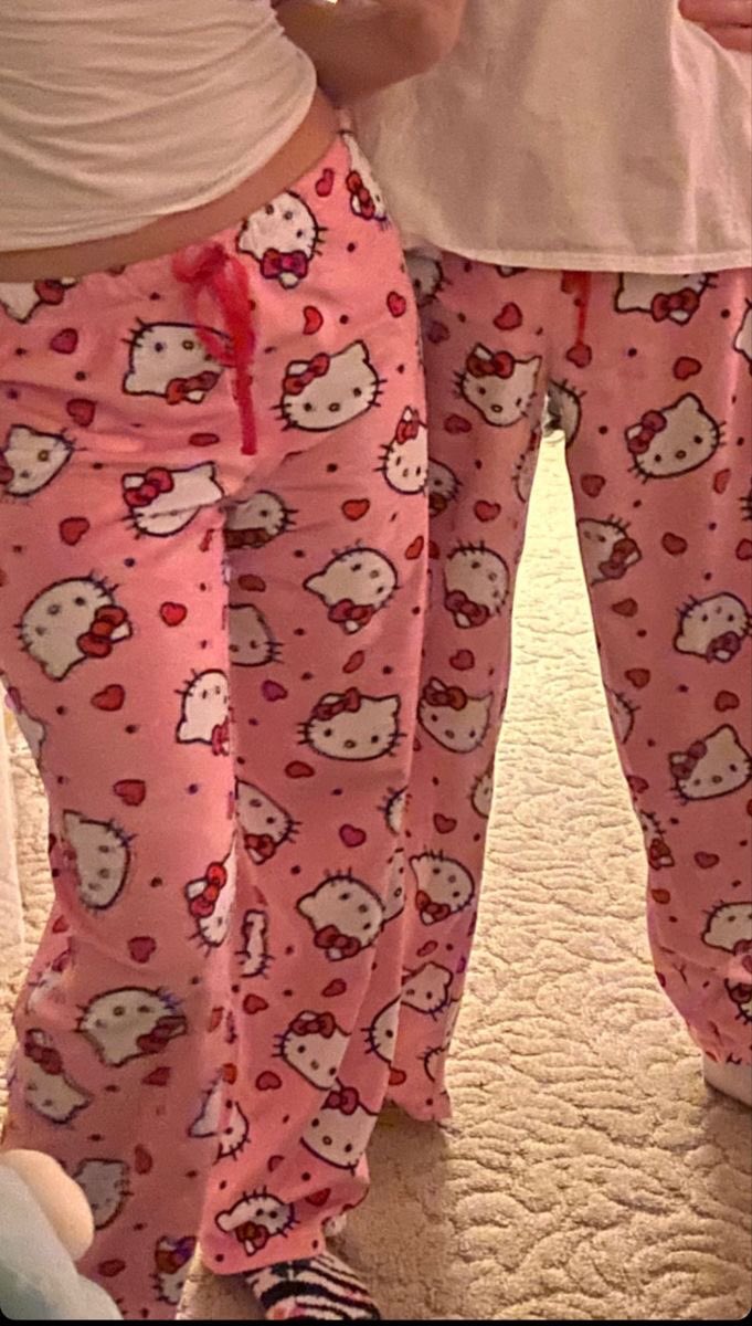 Pinky 𓆩♡𓆪 on X: want matching hello kitty pajama