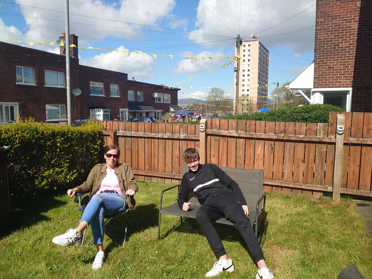 jamie5815's tweet photo. In all the streets in all the town's in all those cities in the world,surely ours has to be the best #cregagh #belfast โค๏ธ https://t.co/pUt0x0POyJ