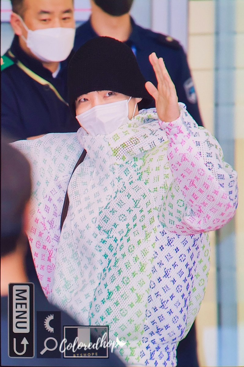 colored_hope's tweet photo. 220419 🛬️ ICN
#jhope #제이홉 #호석 
 #정호석 #호비 #BTS      
 #방탄소년단       #hobi https://t.co/ykxU15WT9D