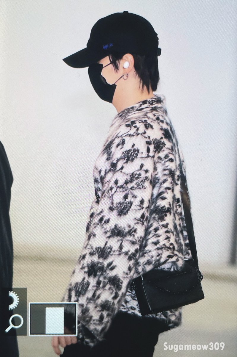 309Sugameow's tweet photo. 220419 preview
#윤기 #슈가 #SUGA #방탄소년단   #BTS   #AgustD https://t.co/8jB63q0NKn