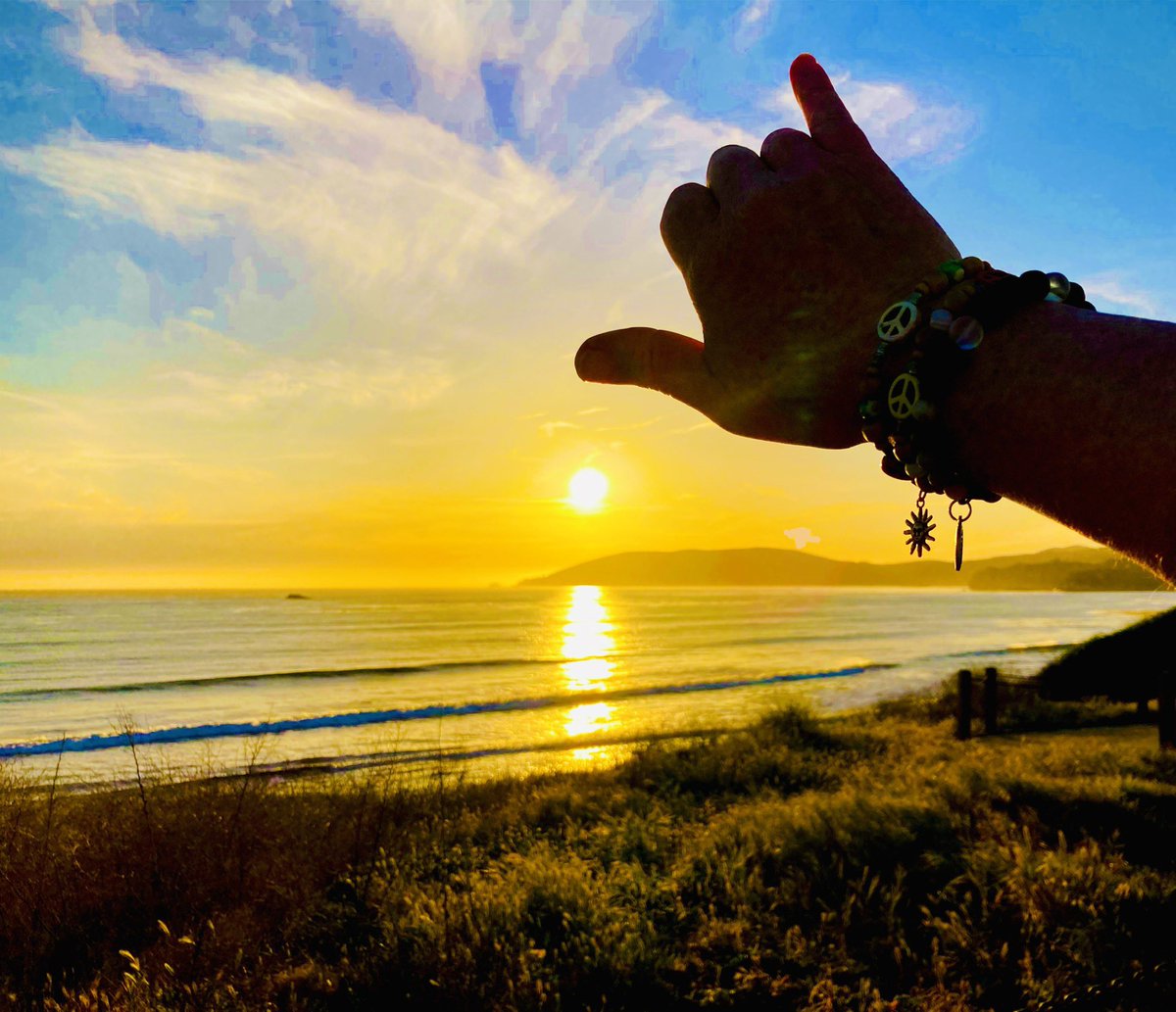 RetroBill's tweet photo. 🌅 May the Spirit of “Aloha” guide your Journey~ ✌️☺️🤙

#spiritofAloha https://t.co/HFjsJAH11Y