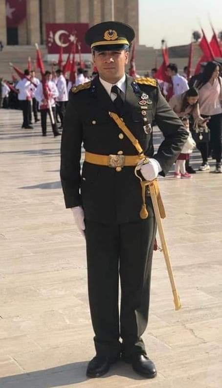 Irak’ın Kuzeyinde icra edilen Pençe-Kilit Harekatı kapsamında Özel Kuvvetler Komutanlığı’nda görevli Muhabere Üsteğmen Ömer Delibaş mayına basarak şehit olmuştur.

Şehidimize Allah’tan rahmet ailesine ve milletimize başsağlığı diliyorum. Mekanı cennet olsun 🇹🇷

#Şehit
#pencekilit