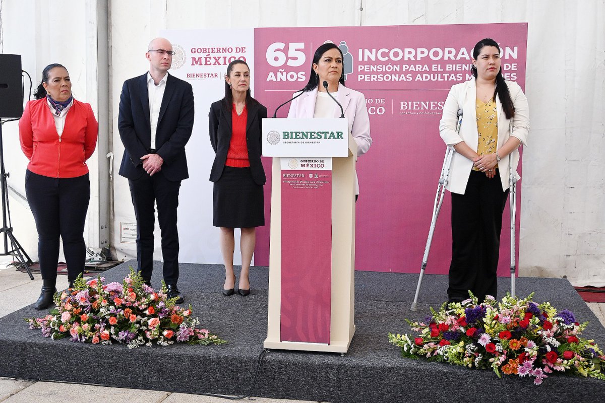 FanyCorreaG's tweet photo. Agradezco la presencia de la secretaria de Bienestar @A_MontielR y subsecretaria @MRocioGP; la Jefa de Gobierno @claudiashein; de Carlos Alberto Ulloa Pérez; y de @carlosgtorres_ en este arranque nacional de incorporación al Programa para el Bienestar de Personas Adultas Mayores https://t.co/Q8NvIOc6bI