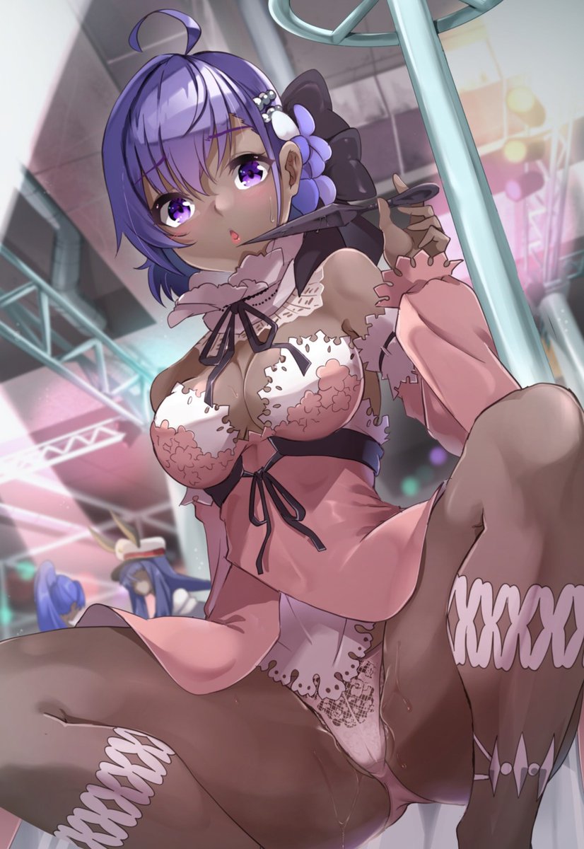 eraikei's tweet image. She's not here to socialize with you!

She's here to model and make that paper.