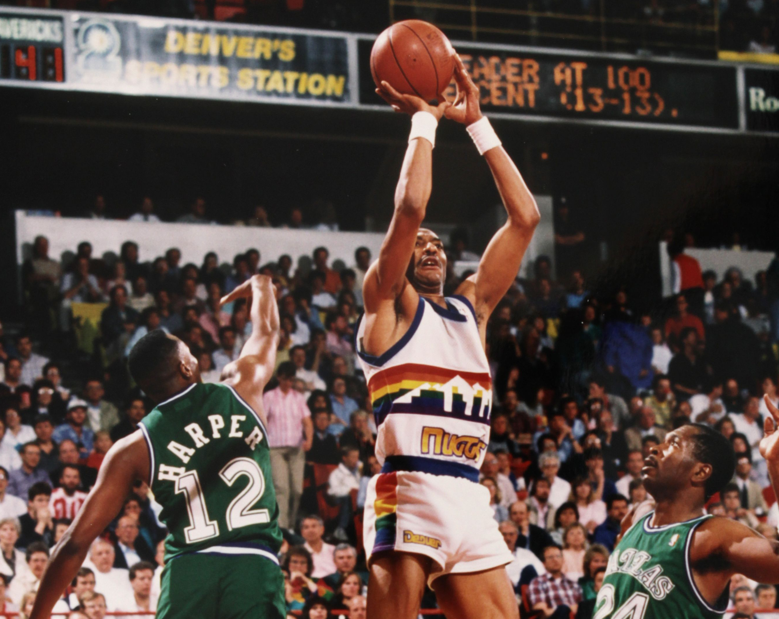 Алекс английский язык игра. Алекс инглиш баскетболист. Келум уорти сейчас. Алекс инглиш. Alex english 100.