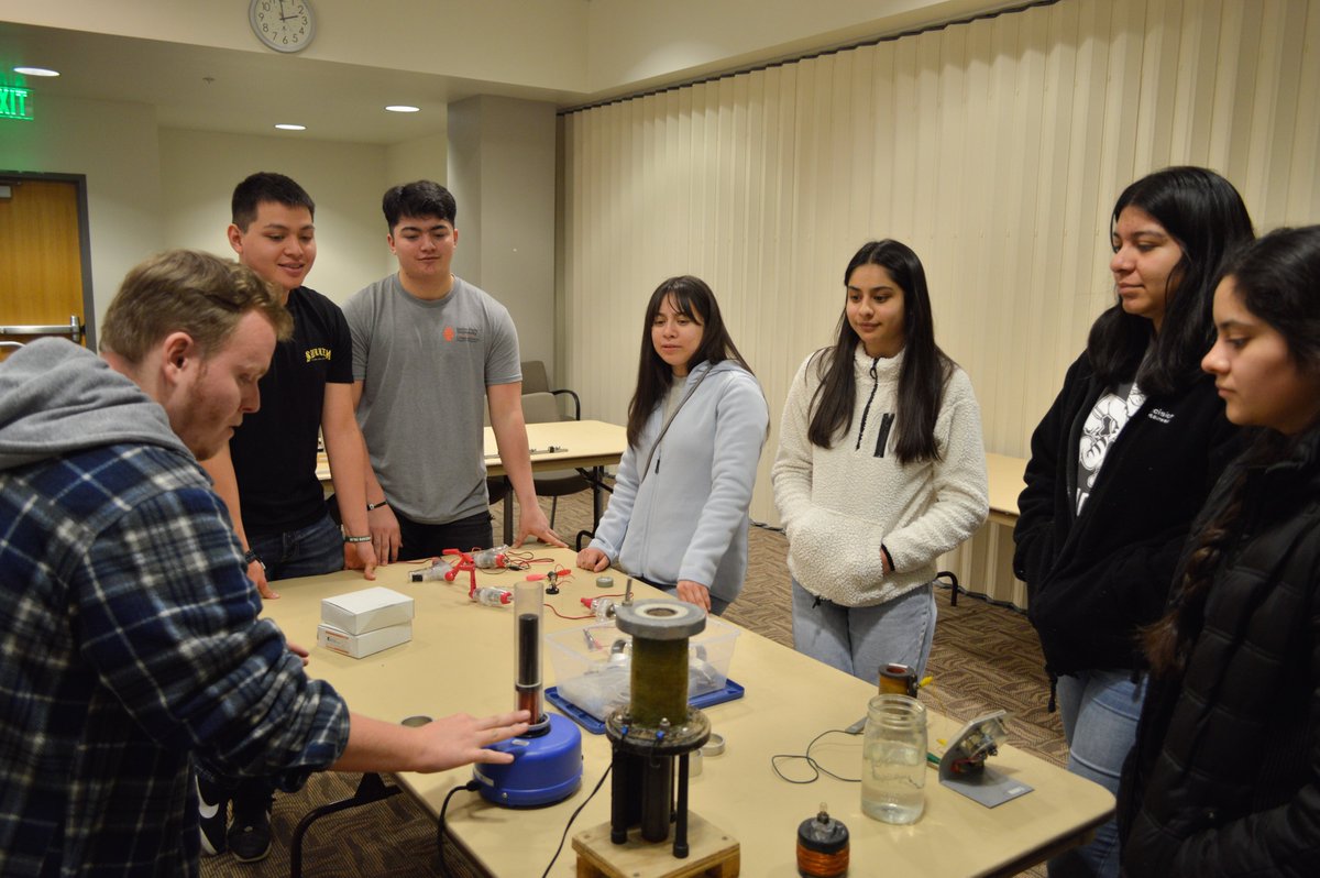 IdahoStateUCoSE's tweet photo. Last week, Dr. Steve Shropshire's Physics Roadshow visited the College Assistance Migrant Program's STEM workshop. Dr. Steve and his students demonstrated electricity, magnetism, and electromagnetism.

#IdahoStateU #IdahoStateUCoSE #ISUBengals #IdahoState #STEM #physics https://t.co/J4nHxiGzhA