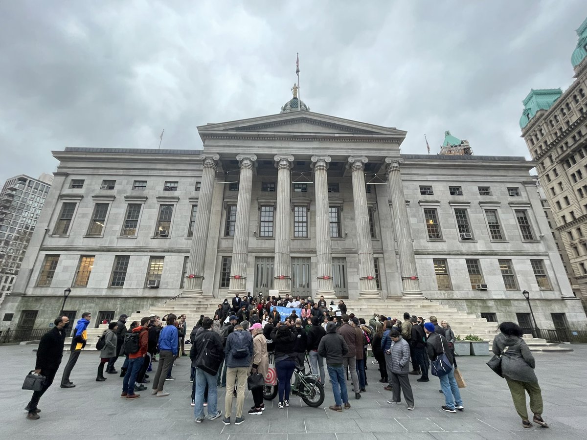 tralala_bk's tweet photo. This is what democracy looks like! #DropTheObjections https://t.co/MjLVYrhGz4