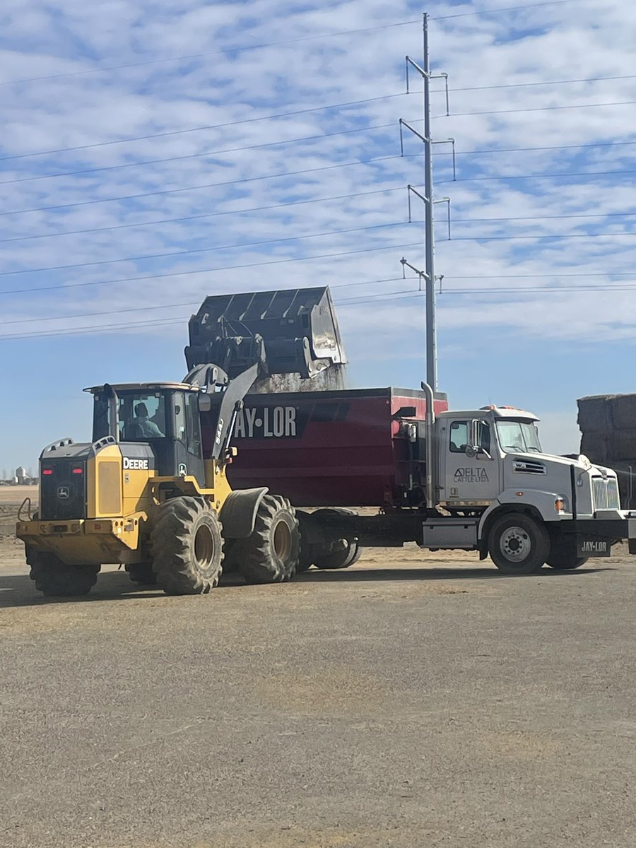 Looking  for a career driving a big truck and wheel loader making delicious meals for 6000 hungry mouths? DM if U got Computer skills, class3, independent  work skills and want to deal with customers that appreciate you every morning #makinbeef #autotransmission #nomoreshiftwork