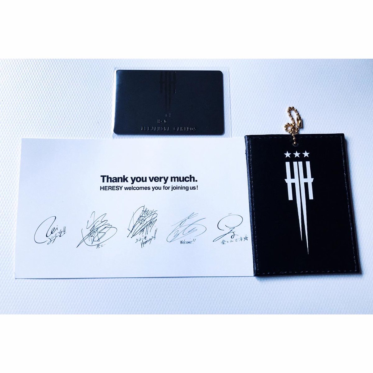 madxinblood's tweet photo. ㅤㅤㅤㅤㅤㅤ
ㅤㅤㅤㅤㅤㅤ
; oficialmente herejes 🔥🏴
: @the_gazette_official
#theGazettE #ruki #thegazette #aoi #reita #kai #uruha #ガゼット #ルキ #れいた #葵 #麗 #戒 #流鬼 #V系 #ヴィジュアル系 #radmarket #blackmoral #HERESY https://t.co/2sVWDq35lR