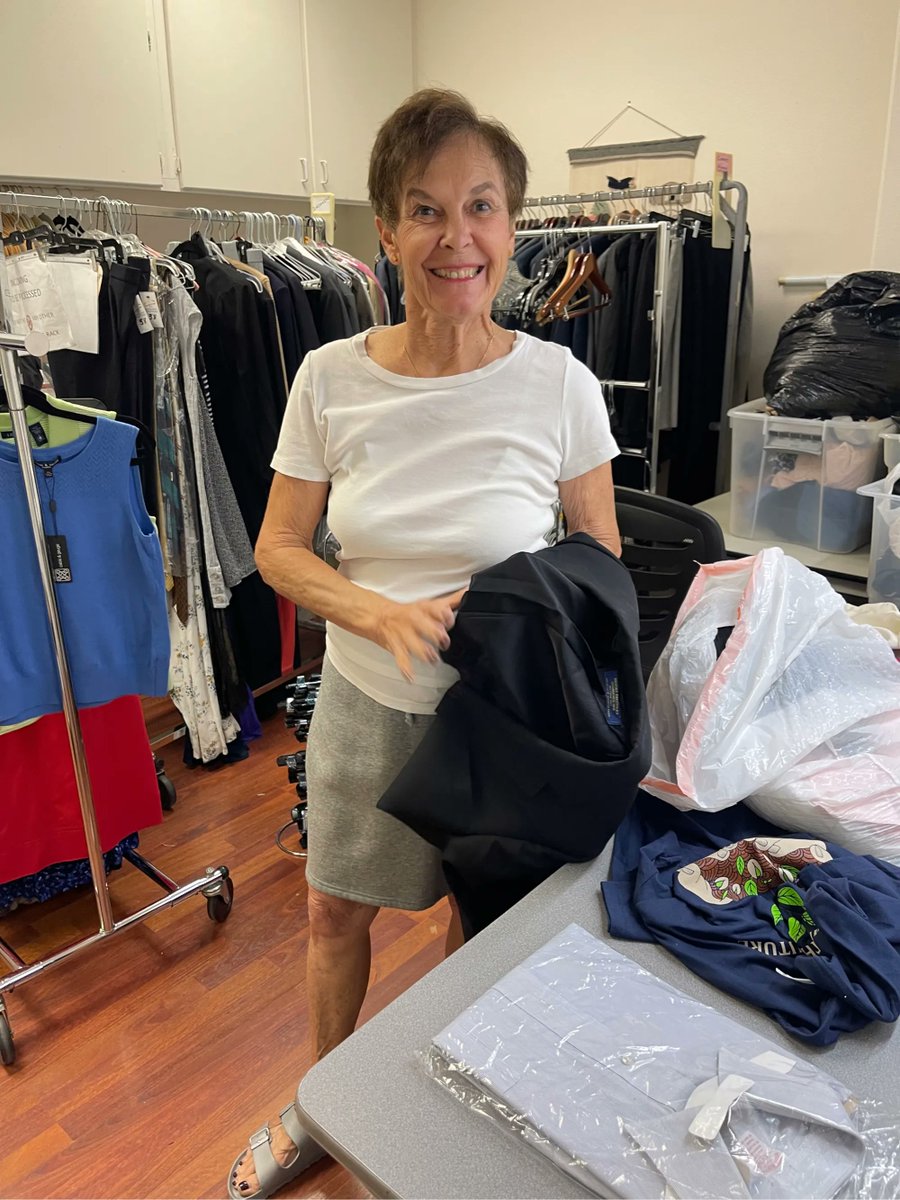 BFCloset's tweet photo. We ❤️ our volunteers! Each day this week we will focus on our volunteers and how special they are. #VolunteerAppreciationWeek https://t.co/nQPhopzQEC