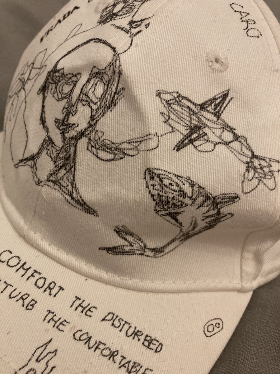 charlierroz's tweet photo. Voy a vender gorras tuneadas para intentar pagar una parte de mi mastectomía. El precio ronda los 15 euros, en función de la dificultad del dibujo. 
Si alguien quiere alguna que me escriba:)
Agradecería difusión 💖💖💖💖 https://t.co/f9oKbRU361
