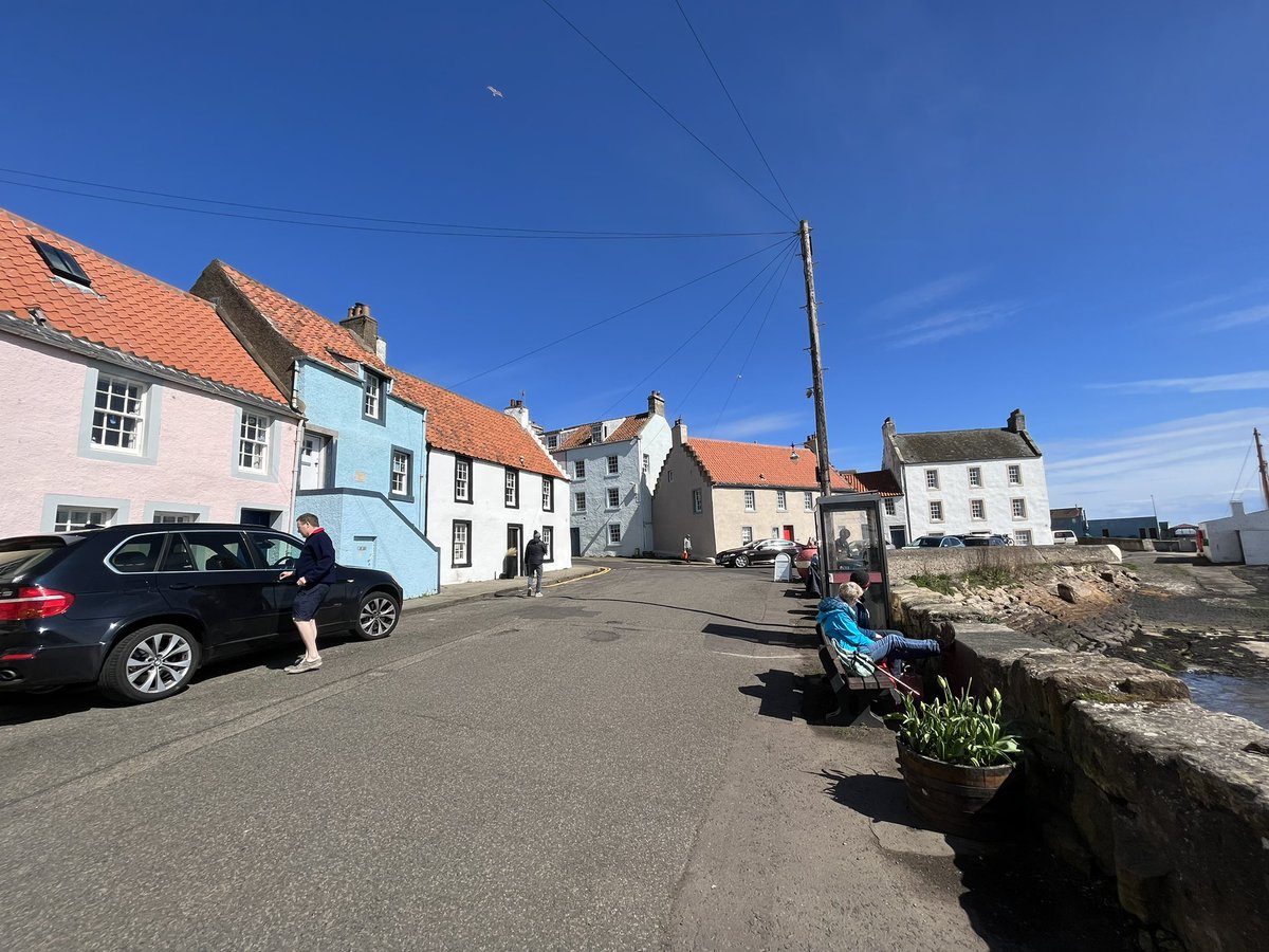 Burntistudio's tweet photo. #stmonans is a beautiful coastal fishing village with a famous welly garden! And a lovely cafe that does amazing sandwiches called the Giddy Gannet 🥰 https://t.co/x2DiUIoJqd