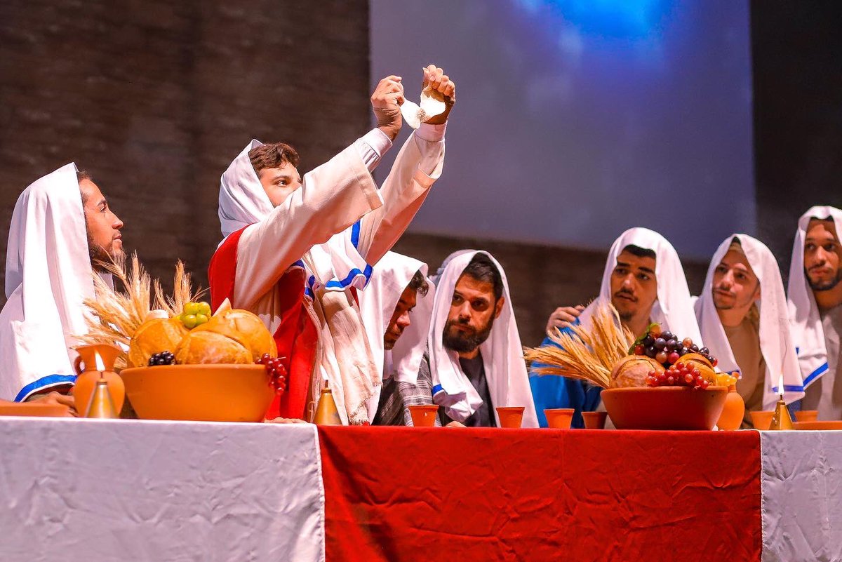 redeigrejas's tweet photo. ESPECIAL DE PÁSCOA EM PINDAMONHANGABA 

Neste final de semana celebramos a ressureição do nosso Salvador 🕊

A história do nosso Abba, o pai amoroso que se entregou por nós e nos garantiu um futuro! 

Coloque sua esperança Nele e confie que o melhor está por vir. https://t.co/LRIkxoKdz8