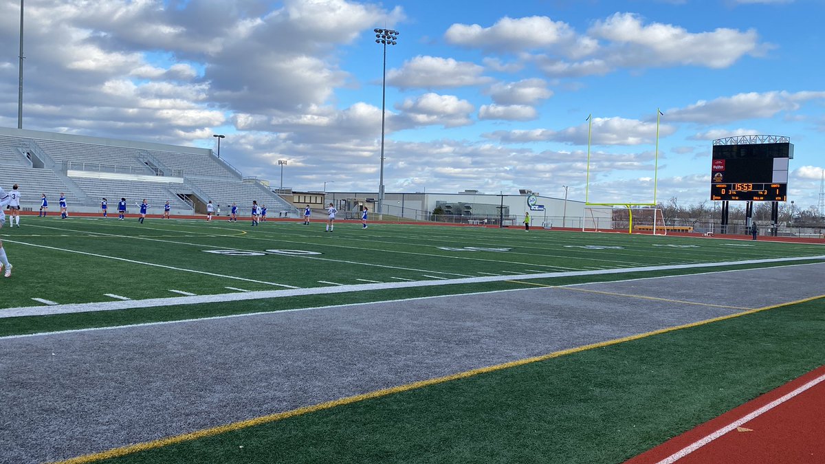 XHSgirlssoccer's tweet image. Cold cold cold, but getting the job done with an @edescampbell cross! 1-0 💙⚽️