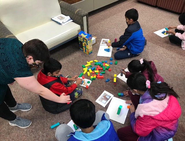 NoBrunsLibrary's tweet image. Thanks to everyone who joined Miss Val tonight for our #LeapIntoScience #storytime &amp;amp; activity! Hope you had as much fun as we did learning about #lightandshadow. See you at @NoBrunsLibrary again soon! @TheFranklin #science #scienceexperimentsforkids