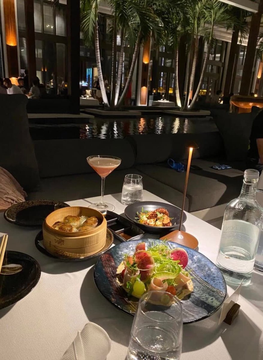 ipanchos's tweet image. Arrogance keeps others away from me #arrogance #night  #GirlBoss