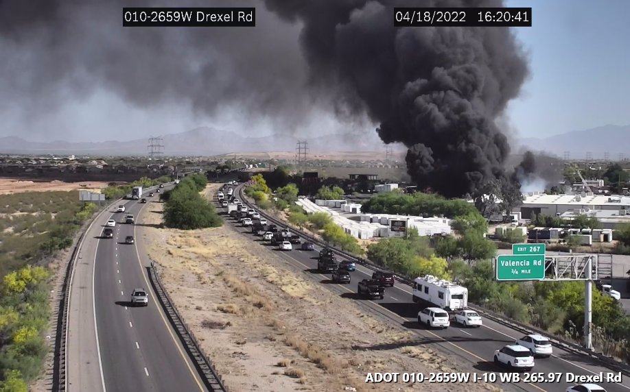 Smoke from an area fire is continuing to go over I-10 near Valencia Road. Please use caution in the area. 

(I-10 is NOT closed in the area.)

#Aztraffic #Tucson