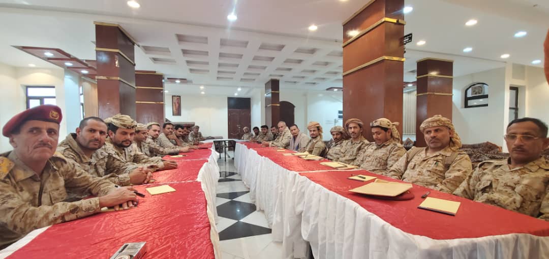 maribpost's tweet photo. ناقشت قيادة المنطقة العسكرية السادسة، أداء وإنجاز الألوية والوحدات العسكرية التابعة لها عملياتياً وإدارياً، والحلول المقترحة لتلافي كل أوجه القصور خلال المرحلة الماضية مؤكدين على ضرورة العمل بجهد أكبر للارتقاء بمستوى الأداء في مختلف المجالات. https://t.co/P48rrKV97V