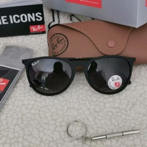 OGradyBaby's tweet photo. So good I had to share! Check out all the items I'm loving on @Poshmarkapp #poshmark #fashion #style #shopmycloset #rayban #americaneagleoutfitters #keen: https://t.co/KFAqe8Fmsa https://t.co/lvPYTaZm6F
