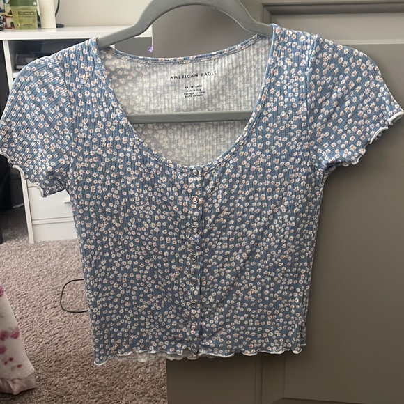 OGradyBaby's tweet photo. So good I had to share! Check out all the items I'm loving on @Poshmarkapp #poshmark #fashion #style #shopmycloset #rayban #americaneagleoutfitters #keen: https://t.co/KFAqe8Fmsa https://t.co/lvPYTaZm6F