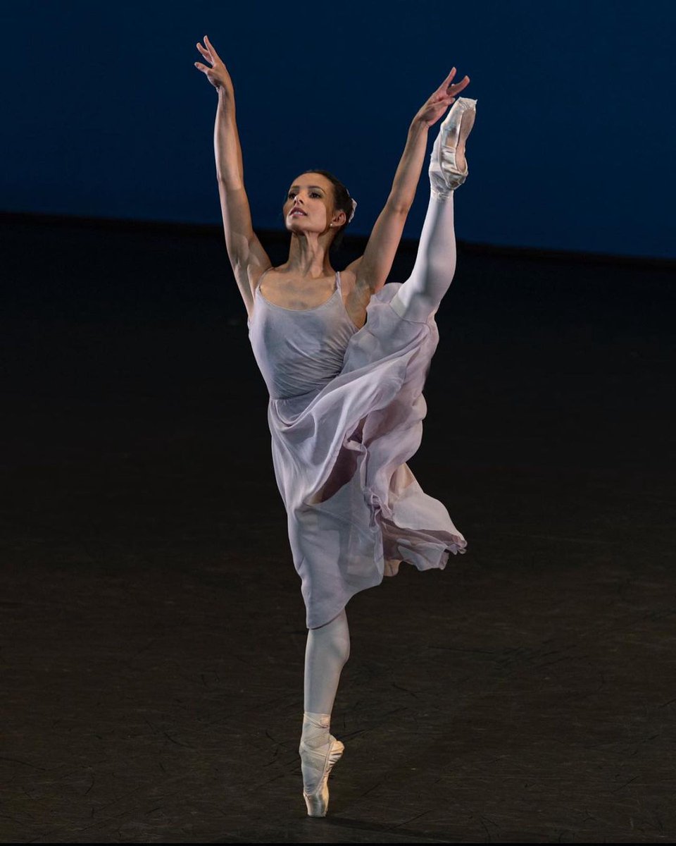 FestivalPaaxGNP's tweet photo. A Principal dancer at the #RoyalBallet at the @RoyalOperaHouse, #FrancescaHayward has received three @NatDanceAwards.
At the #PAAXGNPFestival, you'll get to see her in two pas de deux – Romeo and Juliet and @wheeldondance's Like Water for Chocolate.
Experience #LimitlessMusic https://t.co/TEdJIFURAg
