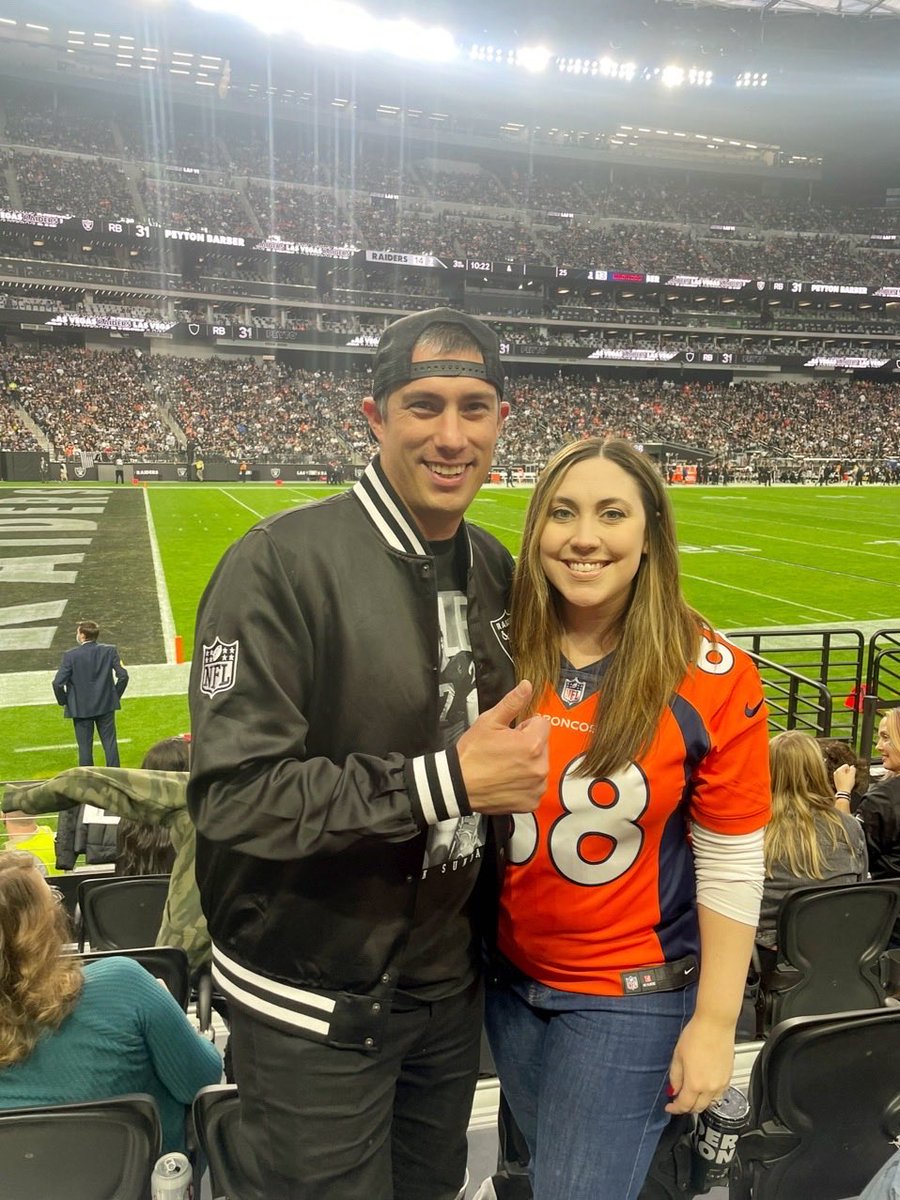 Randyg1122's tweet photo. Congrats to my beautiful wife ⁦@haleighgonz⁩ for finishing another tax season! You are my hero for all you do for our family. I love you and can’t wait to watch you be a mom soon! 😍😘 https://t.co/ptrJXFWbPe