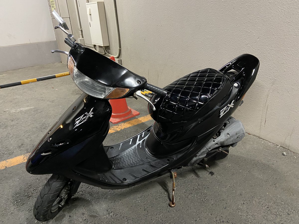 bikecustom6's tweet photo. 埼玉からZX売ります
オールブラック
エンブレムとエナメルシート
とミラー新品
サイドスタンド、はねあげ
不具合なし
書類あり
一括のみ5万円
ご自宅までの配送手配可能。
関東なら直接届けます。
購入希望の方DMお願いします。

#拡散希望　#ZXZRエボZZ #原付　#バイク https://t.co/Ebb8vVtwxr
