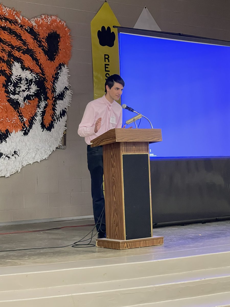 Congratulations to Tim Wellman who was awarded the 2022 MSBA Region 3 Belcher Scholarship in Kirksville!