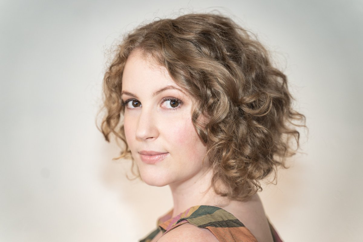 Antler River Poetry (@poetrylondon_ca) on Twitter photo Local opener <a href="/MirCatCummings/">Miriam Cummings</a> joins @DearKestrel & <a href="/ToMakePoesis/">Klara du Plessis</a>!
Born & raised in #ldnont, Miriam Cummings has a decade of professional experience as an interdisciplinary performer, writer, & teacher.
ZOOM April 20 @ 7:00pm EDT Registration:
us02web.zoom.us/webinar/regist… Local opener <a href="/MirCatCummings/">Miriam Cummings</a> joins @DearKestrel & <a href="/ToMakePoesis/">Klara du Plessis</a>!
Born & raised in #ldnont, Miriam Cummings has a decade of professional experience as an interdisciplinary performer, writer, & teacher.
ZOOM April 20 @ 7:00pm EDT Registration:
us02web.zoom.us/webinar/regist…