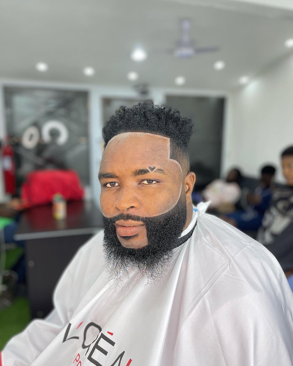Amanfour_Barber's tweet photo. Every Gentleman deserves a great barber @amanfour_barbers_palace @the_barbersshop @erdy_yung @justice_thebarber #barberwork #barberworld https://t.co/1qGWtAGWmv