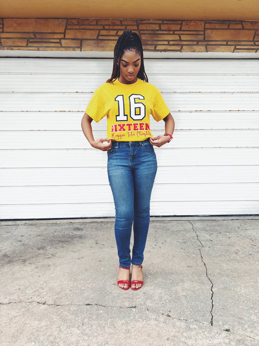 TheReannaEffect's tweet photo. DiScreeT[ion] is key 🔑 #KIDST #devastatingdivas #AOML🔺🐘❤️ #SWEET16 https://t.co/I6pnkIefU9