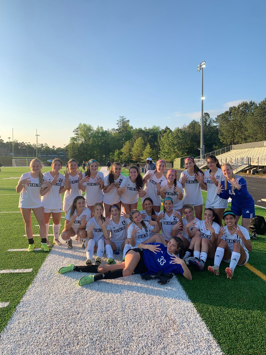 VIKESBY90's tweet photo. 🚨⚽️Varsity Girls Soccer⚽️🚨

Another great win for our girls in Round 2 of playoffs! One step closer to the Championship. Great job Vikings!! 

Northgate - 3
Greenbrier - 1 

#VikingVictory #VikingProud #Playoffs https://t.co/EN8FpeCmIT