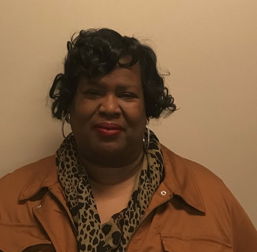 MichiganDOC's tweet photo. Pontiac Parole Agent Antoinette Hughes meets virtually every month with a dozen lifers on her caseload to teach them about technology and provide them information and resources to help with their transition to the community. #NationalSecondChanceMonth #OffenderSuccess https://t.co/ECcs6JCzwz