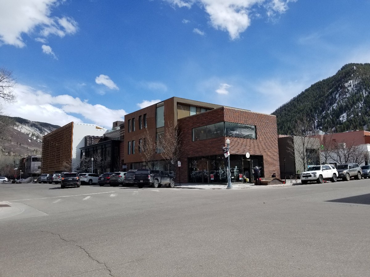 VStudioA's tweet image. In #aspen this week, enjoying the Colorado snow and sun while exploring a Colorado branch.