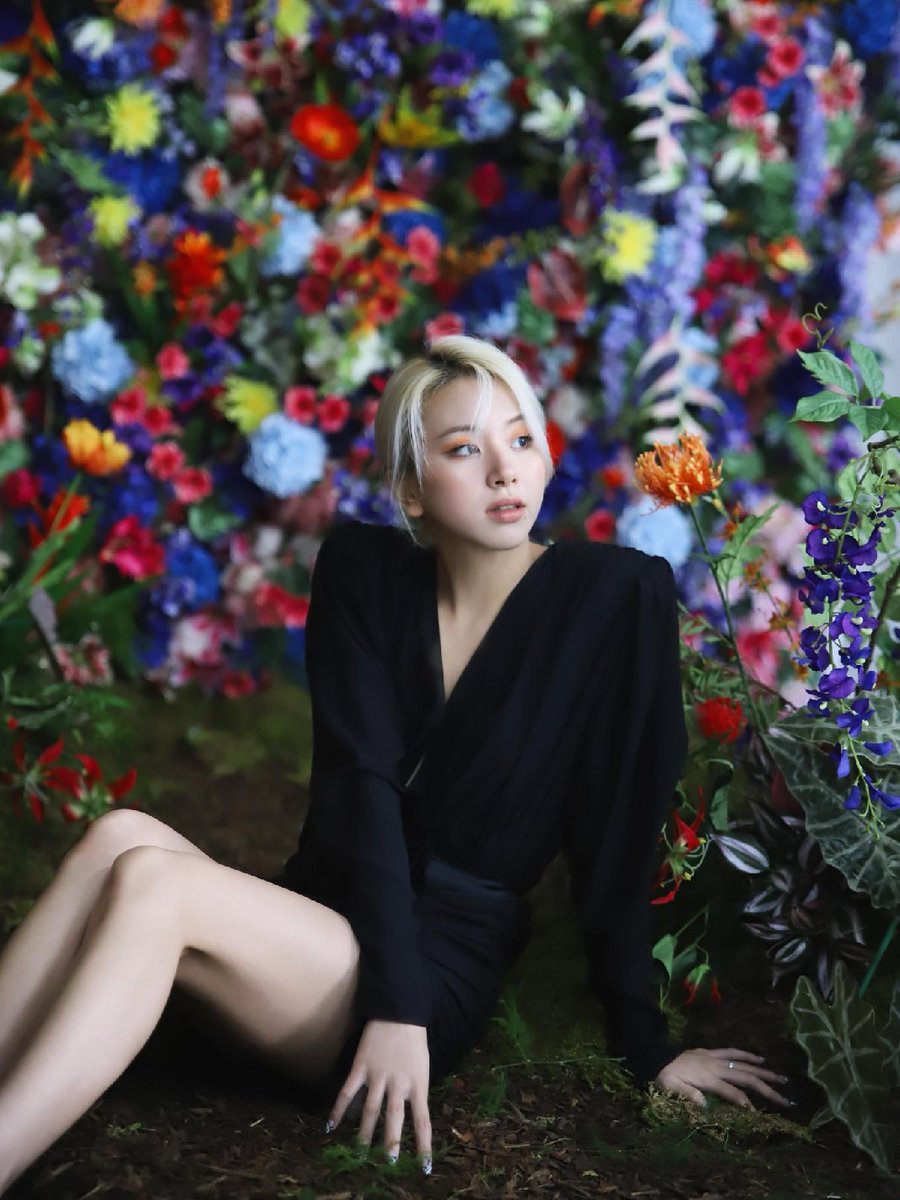 chaeyoungspics's tweet photo. son chaeyoung is truly unreal https://t.co/AEbwT8pGjD