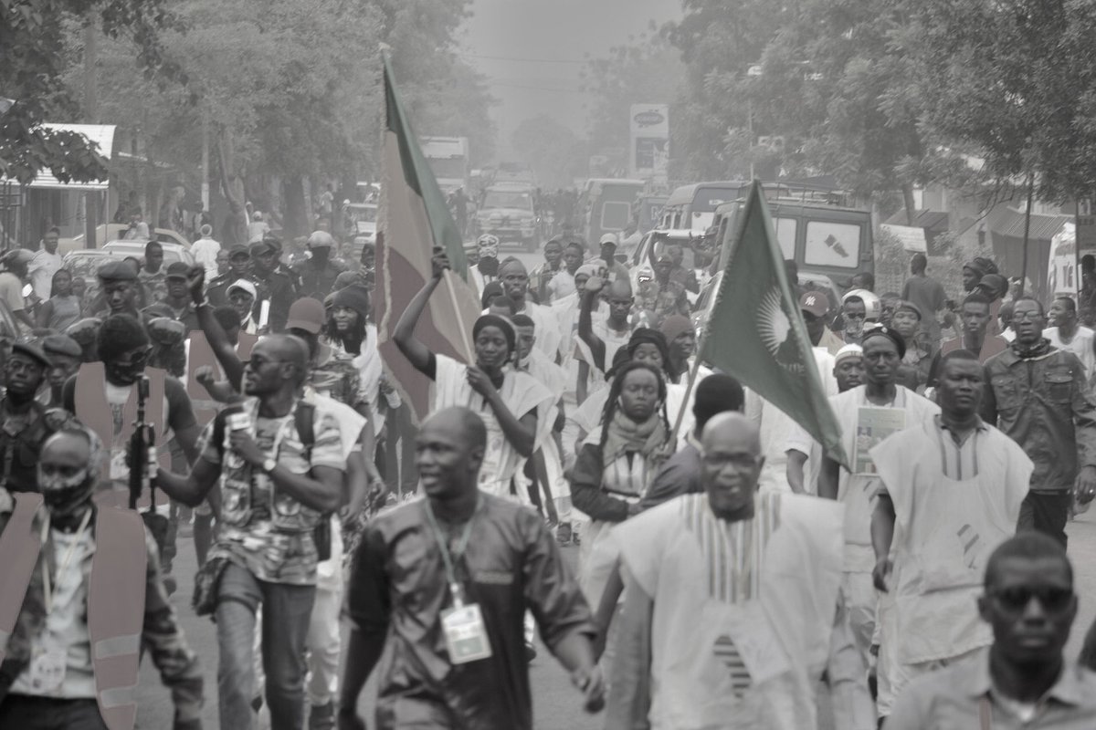 AFRICADEFExsbf's tweet photo. La marche Dakar-Bamako 1360km s'est bien passé.Nous avons été reçu par le peuple malien ainsi que les autorités maliennes notamment le Président et son Premier Ministre.Nous sommes arrivés à Bamako et retournés à Dakar sains. https://t.co/DYxDrPb5sk