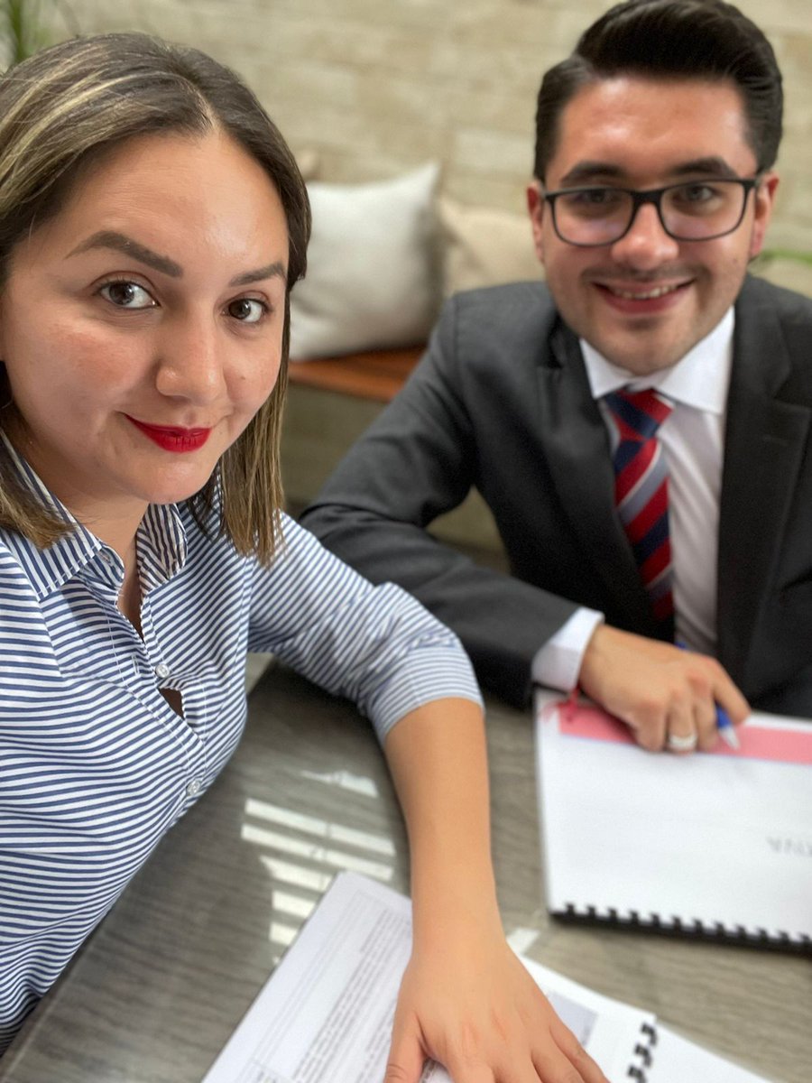 evelyn_osornio_'s tweet photo. ¿Ya conocen a Ricardo?... Es mi gurú legal 🤣 y con quien siempre trabajo los temas legislativos.
#EquipoEvelyn https://t.co/qywfOcEIqa