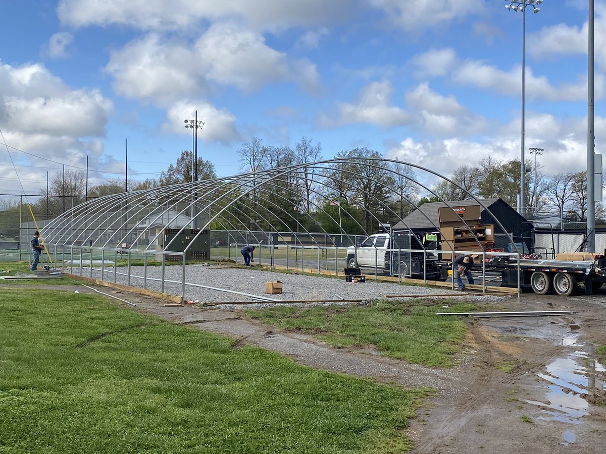 TonyJarvis_MHS's tweet photo. This is HAPPENING!  Murray High has a Greenhouse going up on campus.  Amazing thing to see due to support from @MurraySchools and @MIHSFFA and our growing @NationalFFA program in Murray, KY.  #MurraySchools https://t.co/YiigbWc7nJ